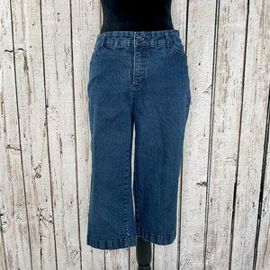 St. John's Bay Capri White and Multi-color Floral print Size 12